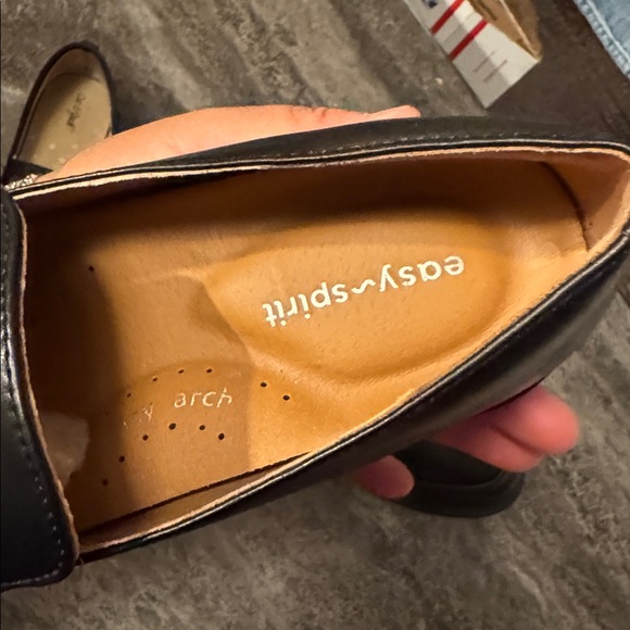 Easy Spirit Men's Black Loafers - Picture 7 of 8